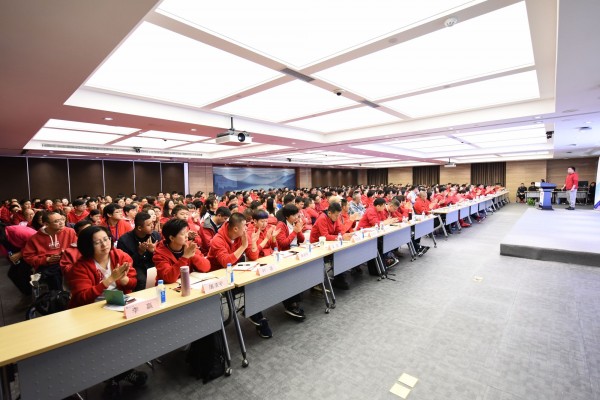 顺势拼抢，AG公司控股销售大会创赢未来